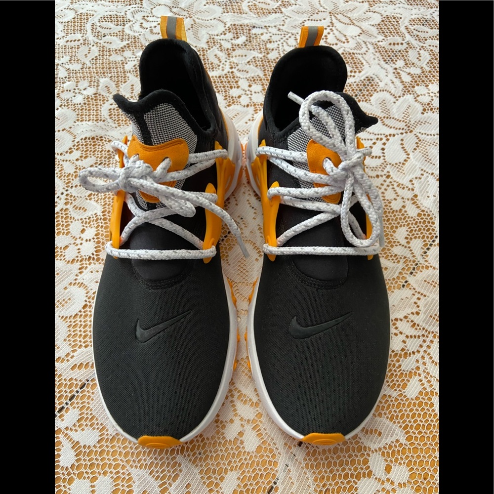 Men’s Nike React sneakers size 10.5